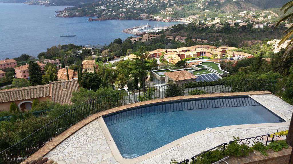 Maison avec piscine et vue sur la Méditerranée, Provence-Côte d'Azur